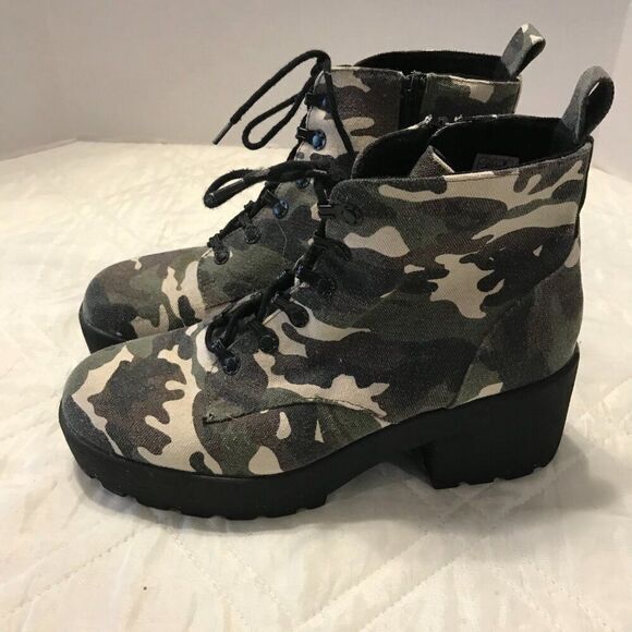 Rocket Dog Camo Lauralee Gravity Combat Boots Womens Size 8.5 - Picture 2 of 9